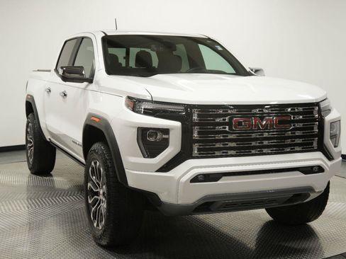 Used 2024 GMC Canyon Denali AWD/4WD image 2