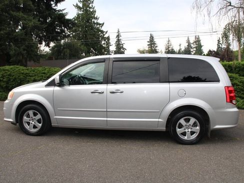 Used 2012 Dodge Grand Caravan Crew FWD image 12