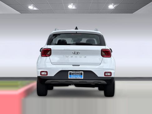 Used 2022 Hyundai Venue SEL FWD image 9