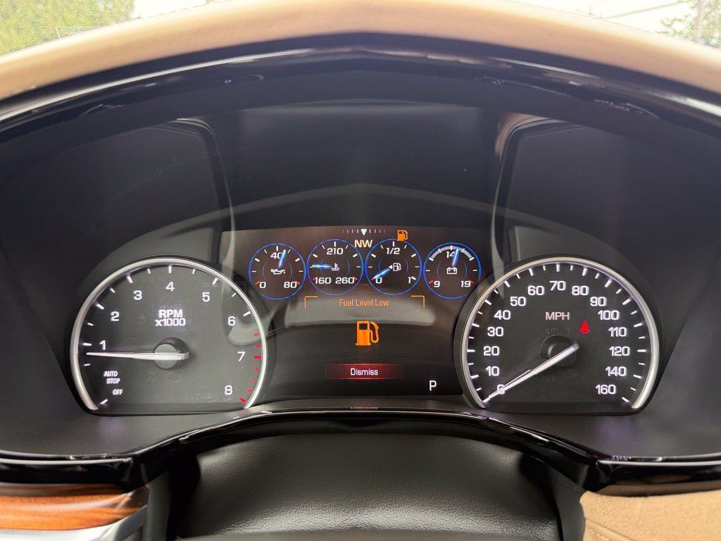 Used 2017 Cadillac XT5 Platinum AWD/4WD image 25