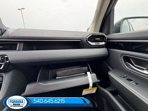 New 2025 Honda Pilot Touring image 32