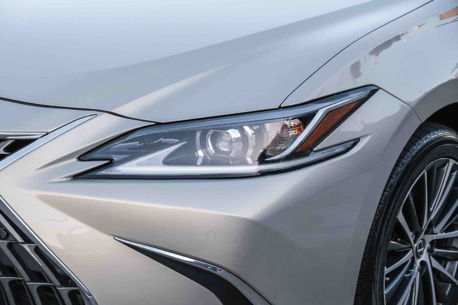 Used 2023 Lexus ES 300h w/ Premium Package FWD image 12