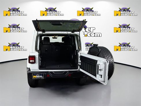 Used 2021 Jeep Wrangler Unlimited Sahara w/ Uconnect 4C Nav & Sound Group image 26