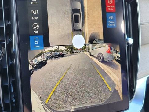 New 2026 Volvo XC90 B6 Plus w/ Protection Package Premier image 32