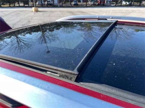 Used 2018 Chevrolet Equinox LT w/ Sun & Infotainment Package image 17