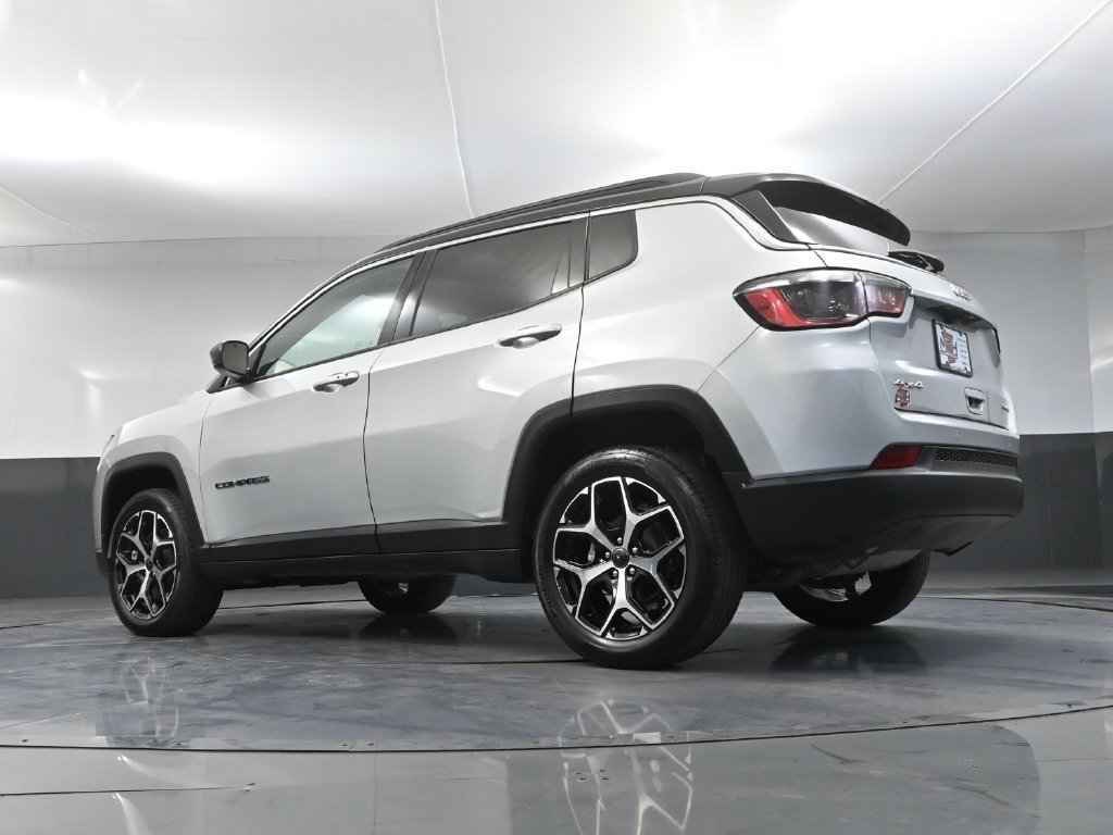 Used 2025 Jeep Compass Limited AWD/4WD image 42