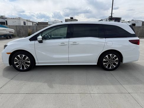 Used 2026 Honda Odyssey Elite image 6