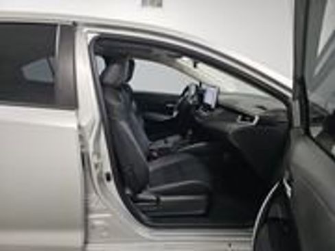 Used 2025 Toyota Corolla XLE image 8