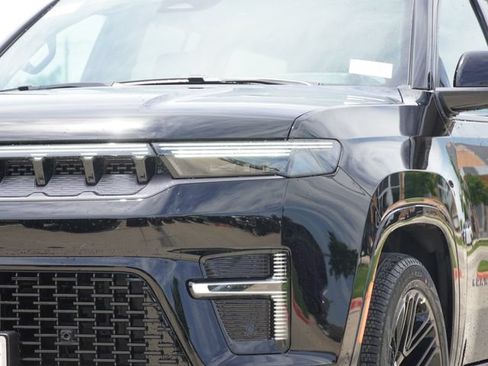 New 2026 Jeep Grand Wagoneer Limited AWD/4WD image 4