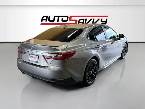 Used 2025 Toyota Camry SE FWD image 7