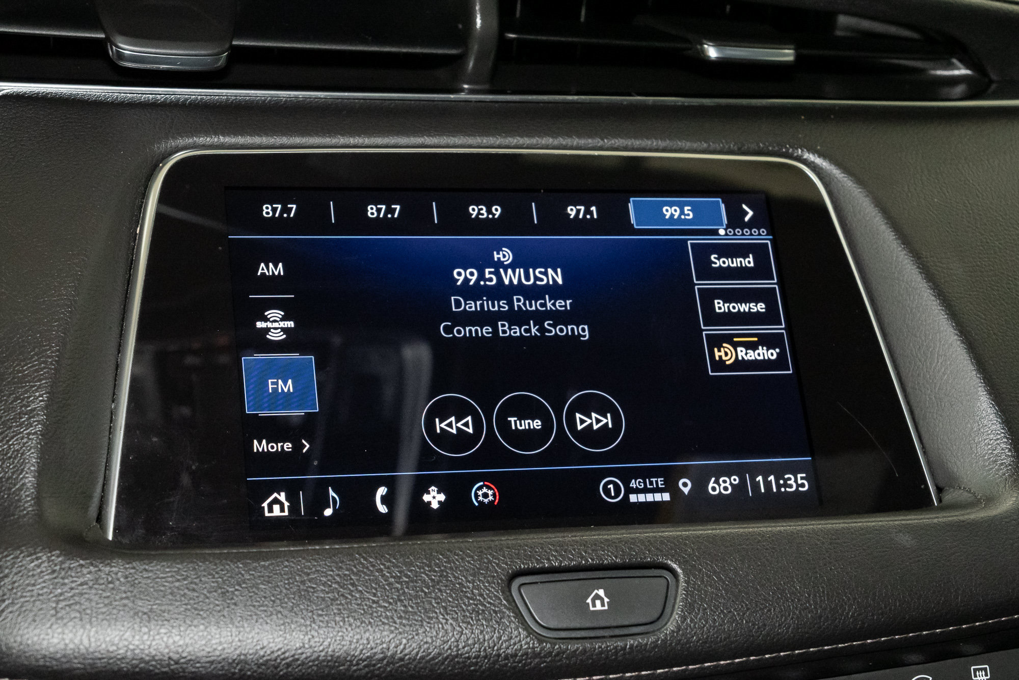 Used 2023 Cadillac XT4 Premium Luxury FWD image 18