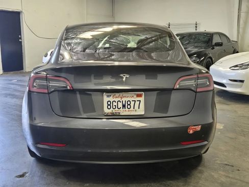 Used 2018 Tesla Model 3 Long Range RWD image 3