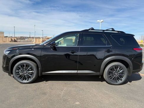 New 2026 Nissan Pathfinder SL image 3