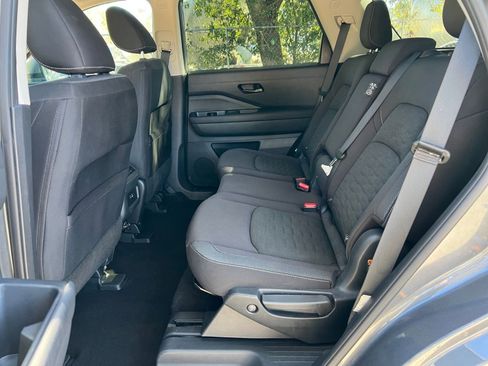 Used 2025 Nissan Pathfinder SV image 41