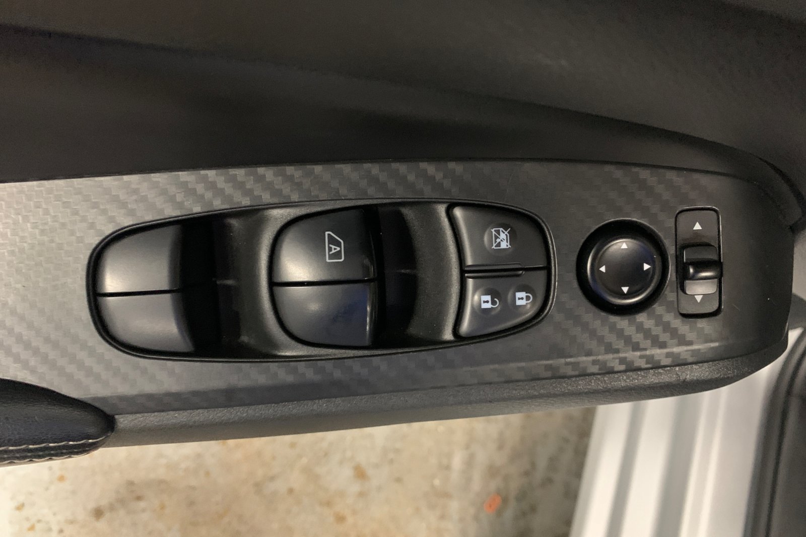 Used 2024 Nissan Altima 2.5 SV FWD image 11