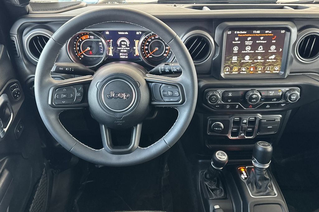 Used 2023 Jeep Wrangler Unlimited Sport AWD/4WD image 17
