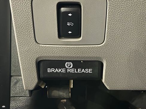 Used 2018 Ford F250 XLT w/ XLT Value Package image 39