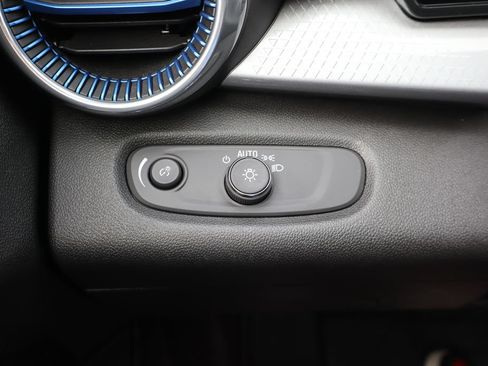 Used 2024 Chevrolet Trax LT w/ Driver Confidence Package FWD image 15