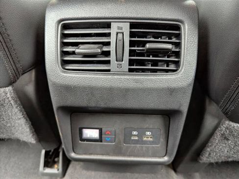 Used 2023 Nissan Rogue SL w/ SL Premium Package image 17