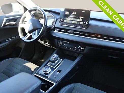 Used 2024 Mitsubishi Outlander SE image 19