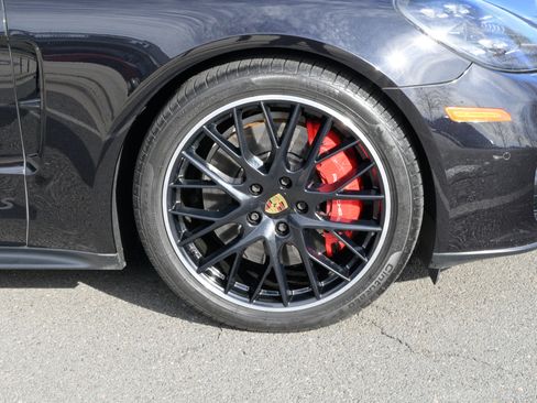 Used 2019 Porsche Panamera GTS image 12