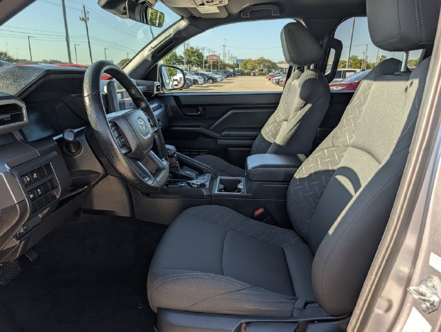 Used 2025 Toyota Tacoma SR5 AWD/4WD image 26