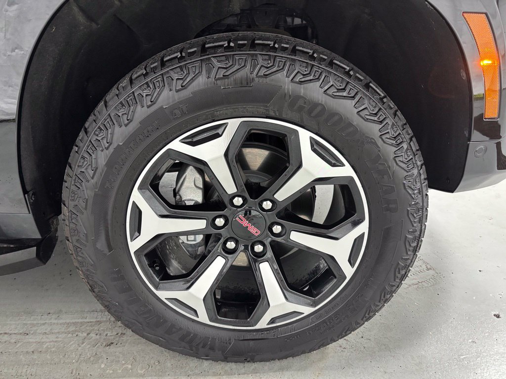Used 2026 GMC Yukon XL AT4 AWD/4WD image 63