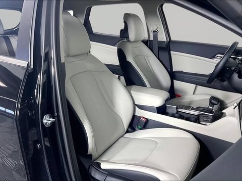 Certified 2026 Kia Sportage EX FWD image 26