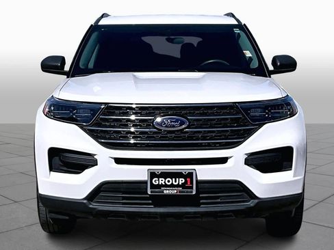 Used 2023 Ford Explorer XLT image 4