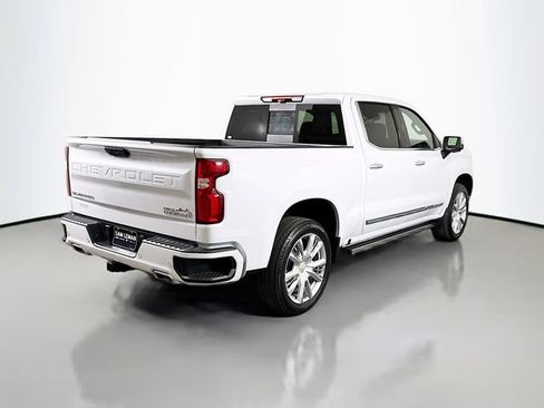 New 2026 Chevrolet Silverado 1500 High Country w/ High Country Premium Package AWD/4WD image 7