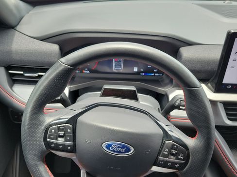 Certified 2025 Ford Explorer ST-Line AWD/4WD image 24