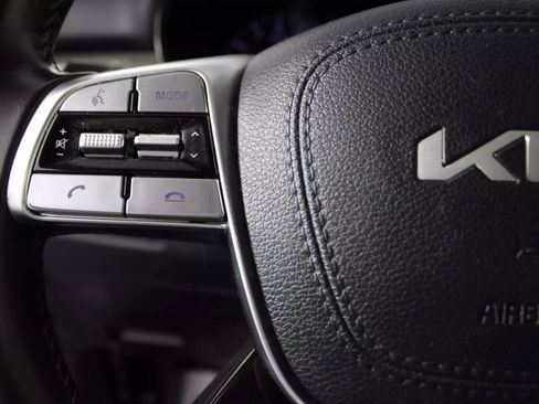 Used 2022 Kia Telluride EX w/ EX Premium Package image 17