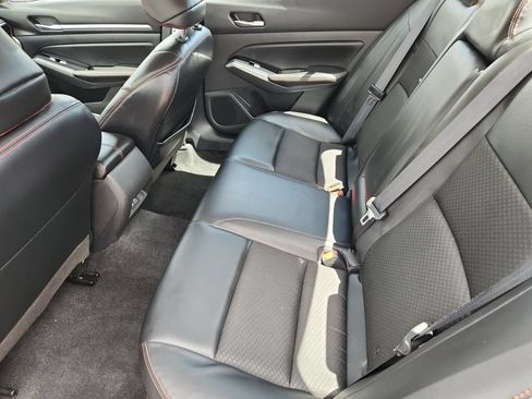 Used 2024 Nissan Altima 2.5 SR FWD image 13