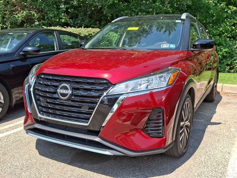 Used 2024 Nissan Kicks SV FWD image 3