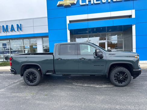 Used 2026 Chevrolet Silverado 2500 LTZ w/ LTZ Plus Package AWD/4WD image 2