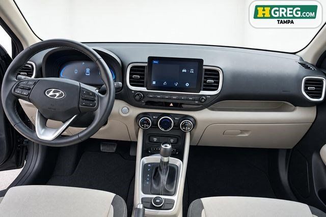 Used 2024 Hyundai Venue SEL FWD image 15
