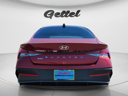 Certified 2024 Hyundai Elantra SEL FWD image 6