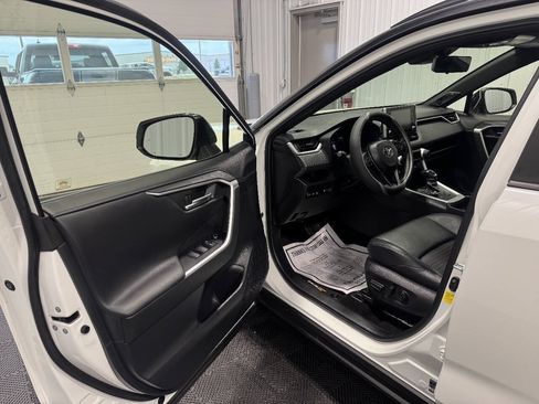 Used 2019 Toyota RAV4 XSE AWD/4WD image 9