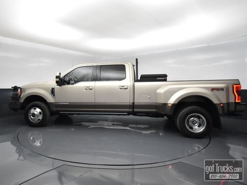 Used 2017 Ford F350 King Ranch w/ King Ranch Ultimate Package AWD/4WD image 3