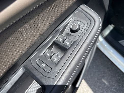 Used 2024 Volkswagen Atlas SEL AWD/4WD image 25