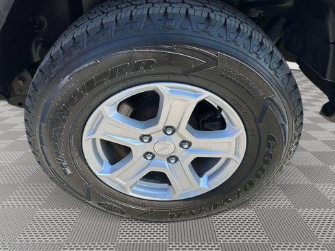 Used 2019 Jeep Wrangler Sport image 29