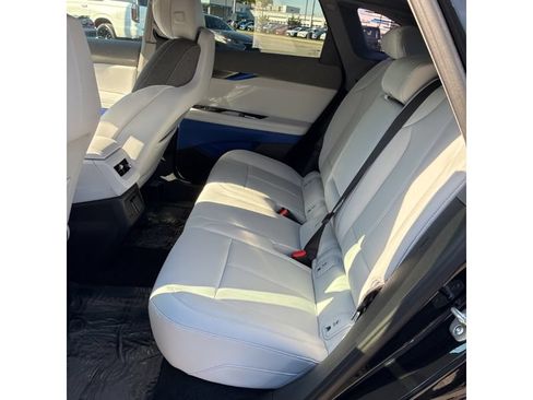 Used 2026 Cadillac Optiq Sport 1 w/ LPO, Floor Liner Package AWD/4WD image 6