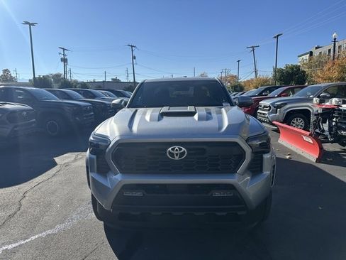 New 2025 Toyota Tacoma TRD Sport image 8