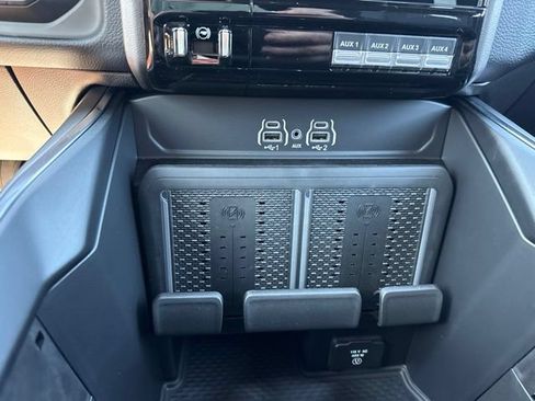 New 2026 RAM 3500 Laramie AWD/4WD image 37