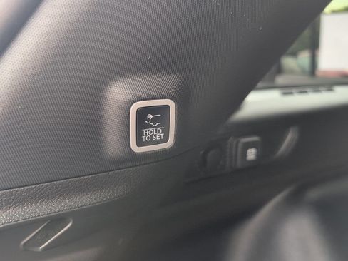 Used 2025 Jeep Grand Cherokee Altitude AWD/4WD image 37