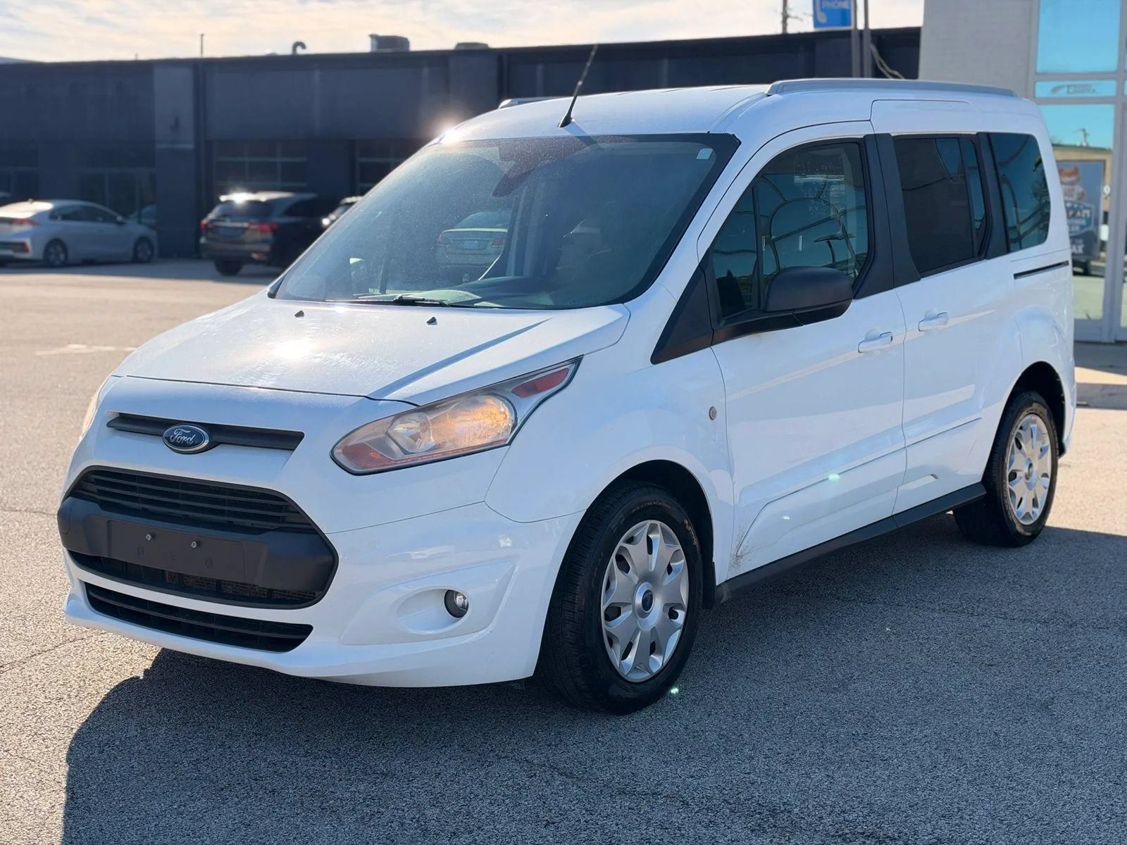 Used 2017 Ford Transit Connect XLT FWD image 4