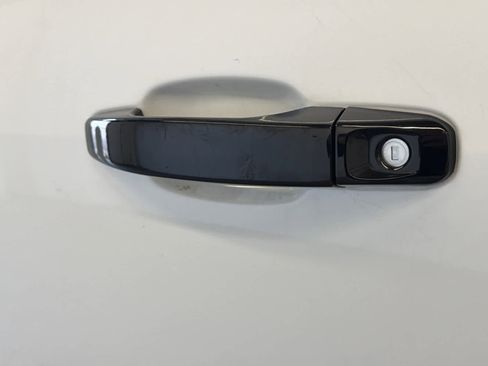 Used 2022 Chevrolet Colorado Z71 w/ Safety Package image 11