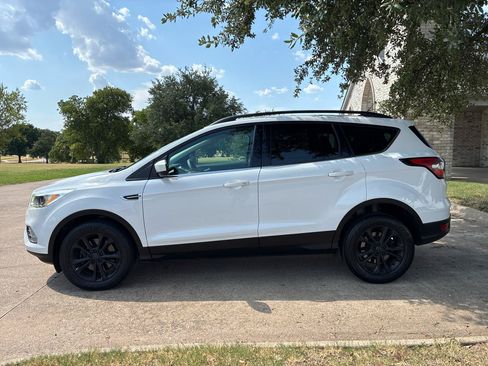 Used 2018 Ford Escape SE AWD/4WD image 12