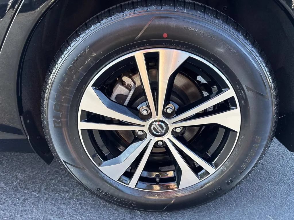 Used 2024 Nissan Altima 2.5 S FWD image 11