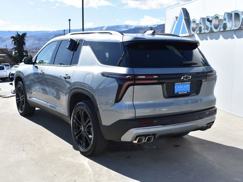 Used 2026 Chevrolet Traverse LT image 7